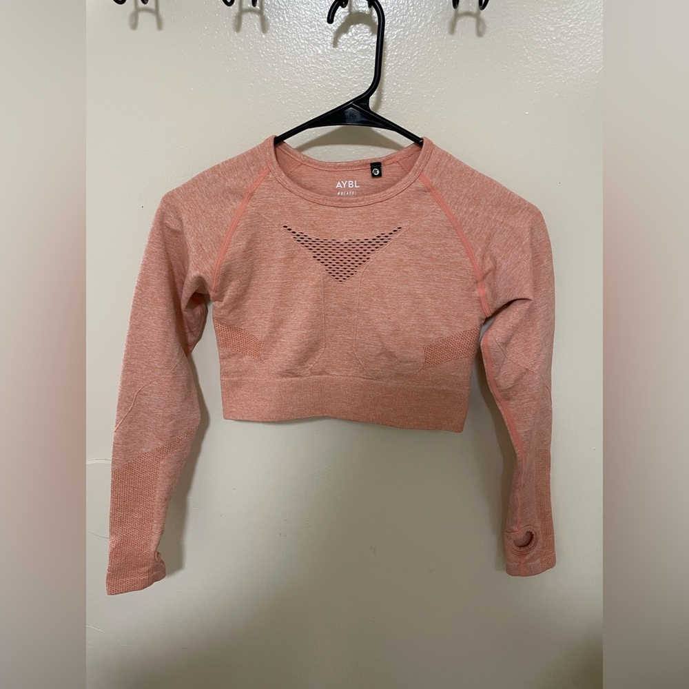 ✨Aybl Motion Collection Crop Top Size S - Picture 2 of 8